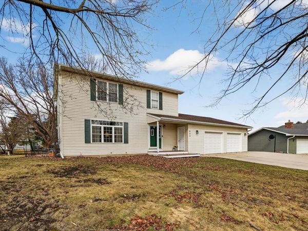 605 10th Avenue NW, Dodge Center, MN 55927