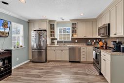 3550 Chestnut Dr. photo 4