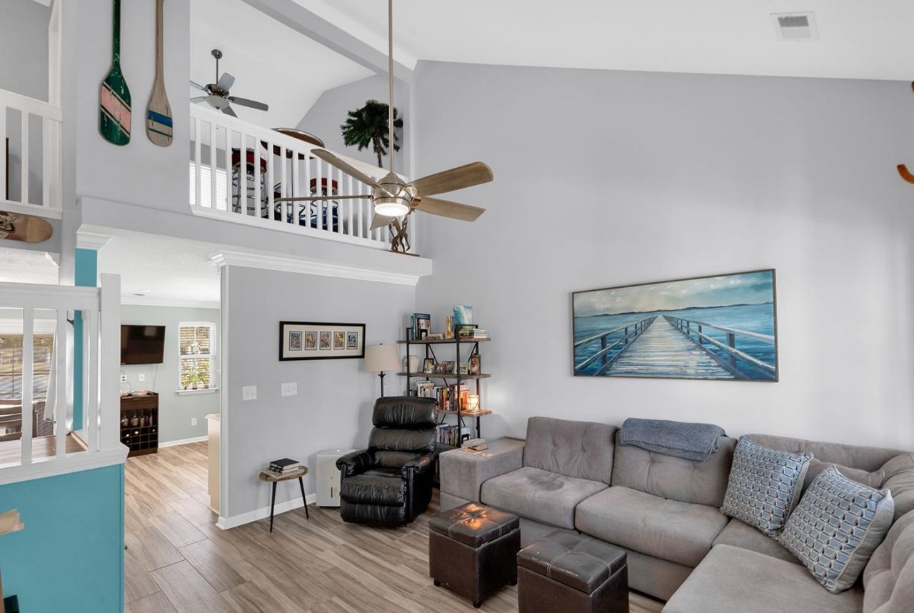 3550 Chestnut Dr. Photo 8