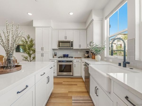 433 Jupiter GLN, Escondido, CA 92025