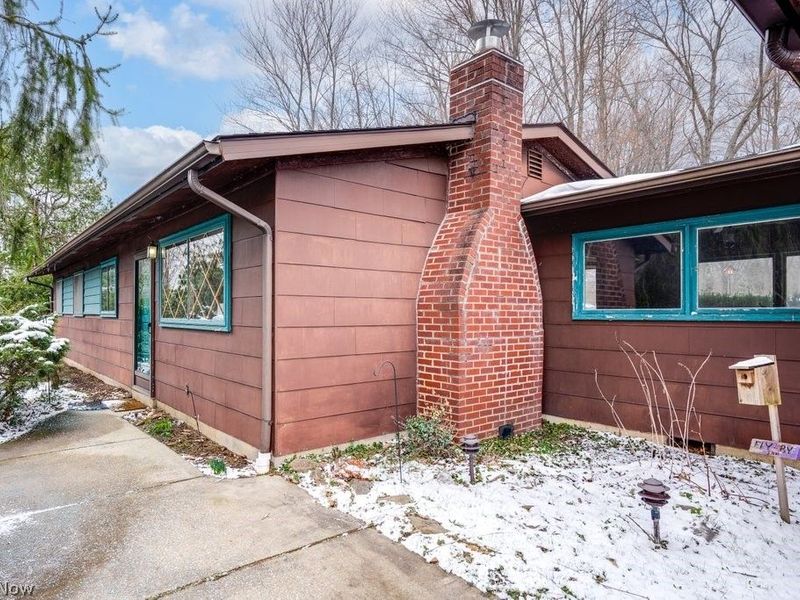 684 Sherwood Drive, Aurora, OH 44202 Photo 2