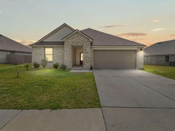 784 Gold Finch Way Way, Lake Charles, LA 70611