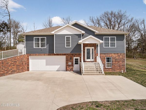 1401 ELLIS BOULEVARD, Jefferson City, MO 65101