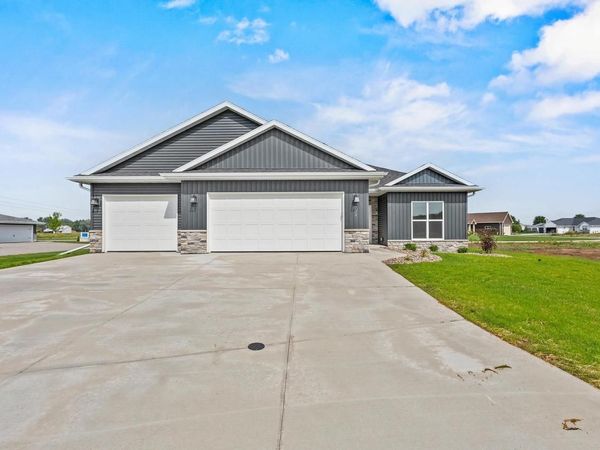 733 TAMBOUR COURT, De Pere, WI 54115