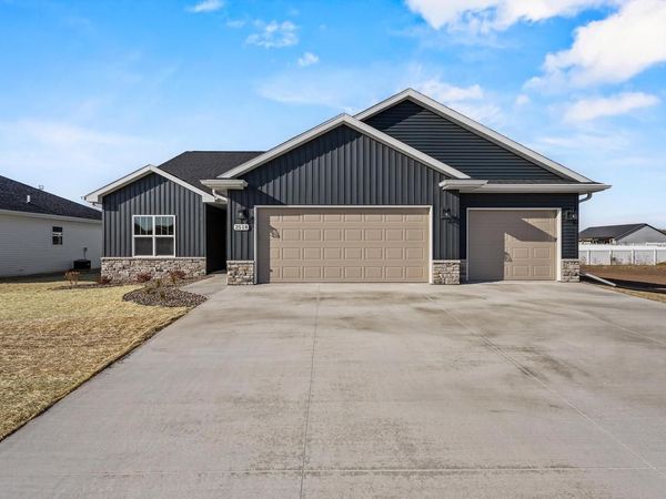 2518 TIPPERARY TRAIL, De Pere, WI 54115