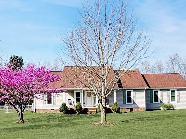 14 Long Meadow Dr, Fayetteville, TN 37334