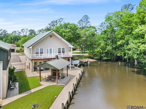 31719 River Pines Dr, Springfield, LA 70462