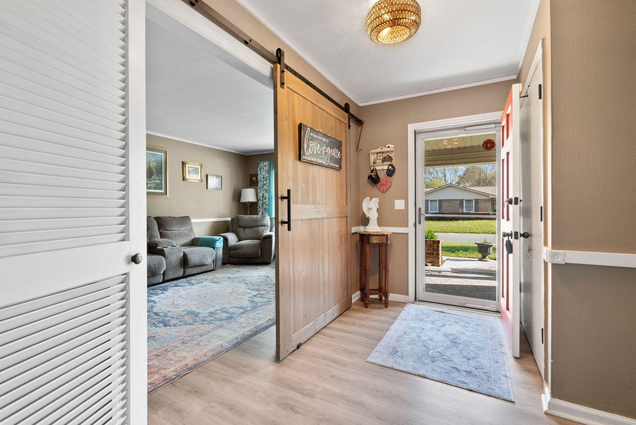 19 Rumson Road Photo 5