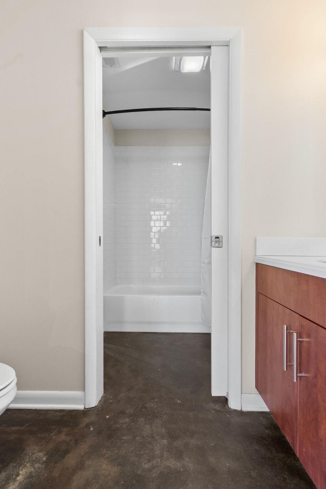 1 Cool Blow Street Photo 12