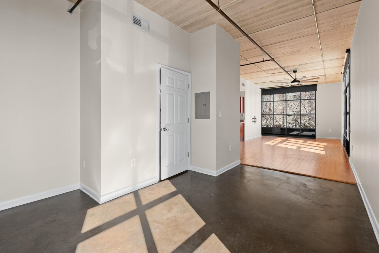 1 Cool Blow Street Photo 13