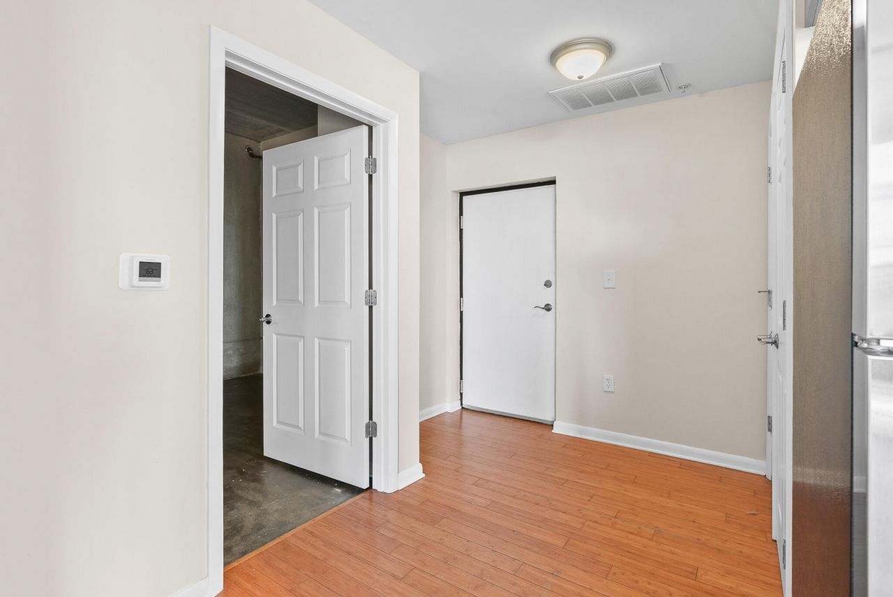 1 Cool Blow Street Photo 14