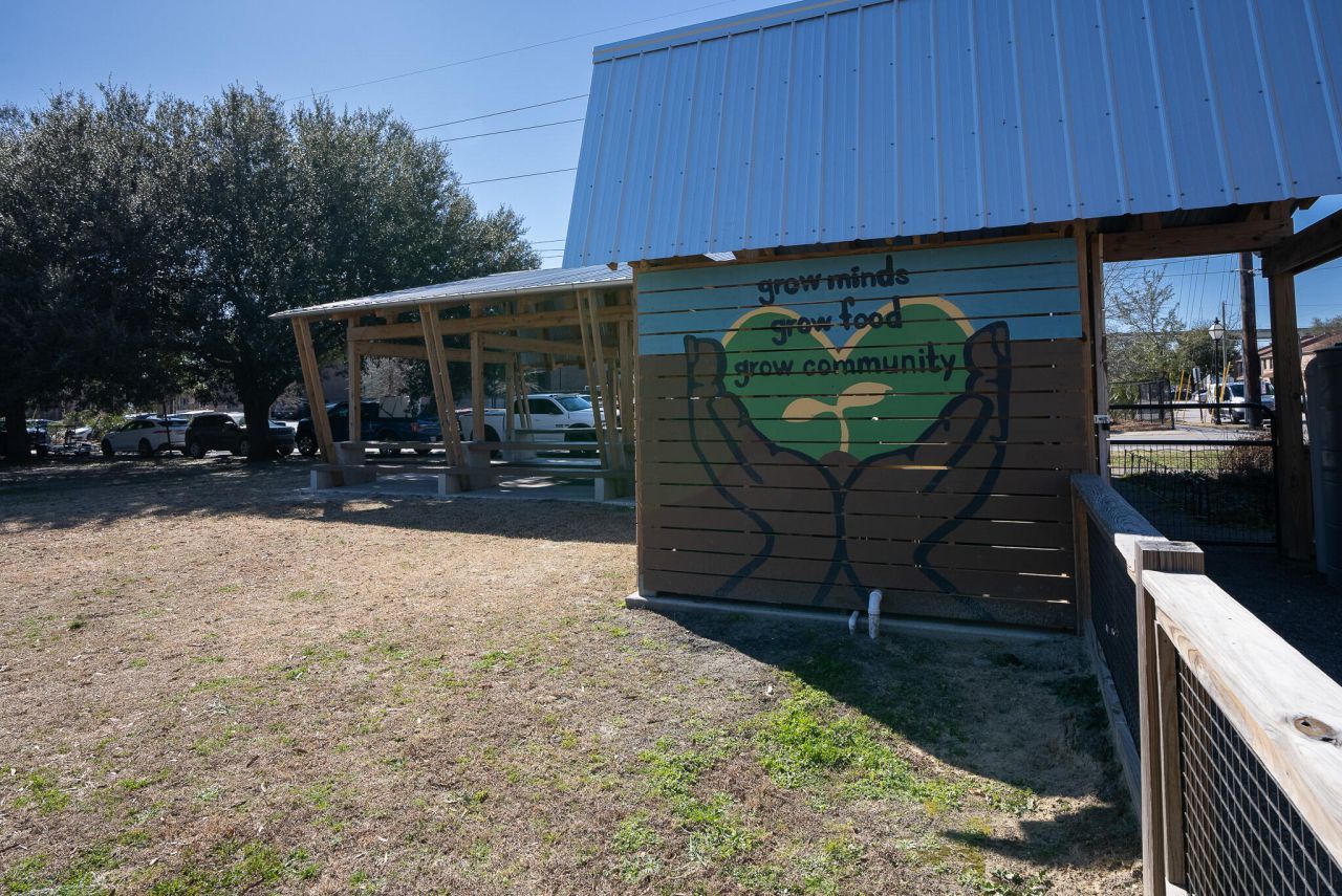 1 Cool Blow Street Photo 18