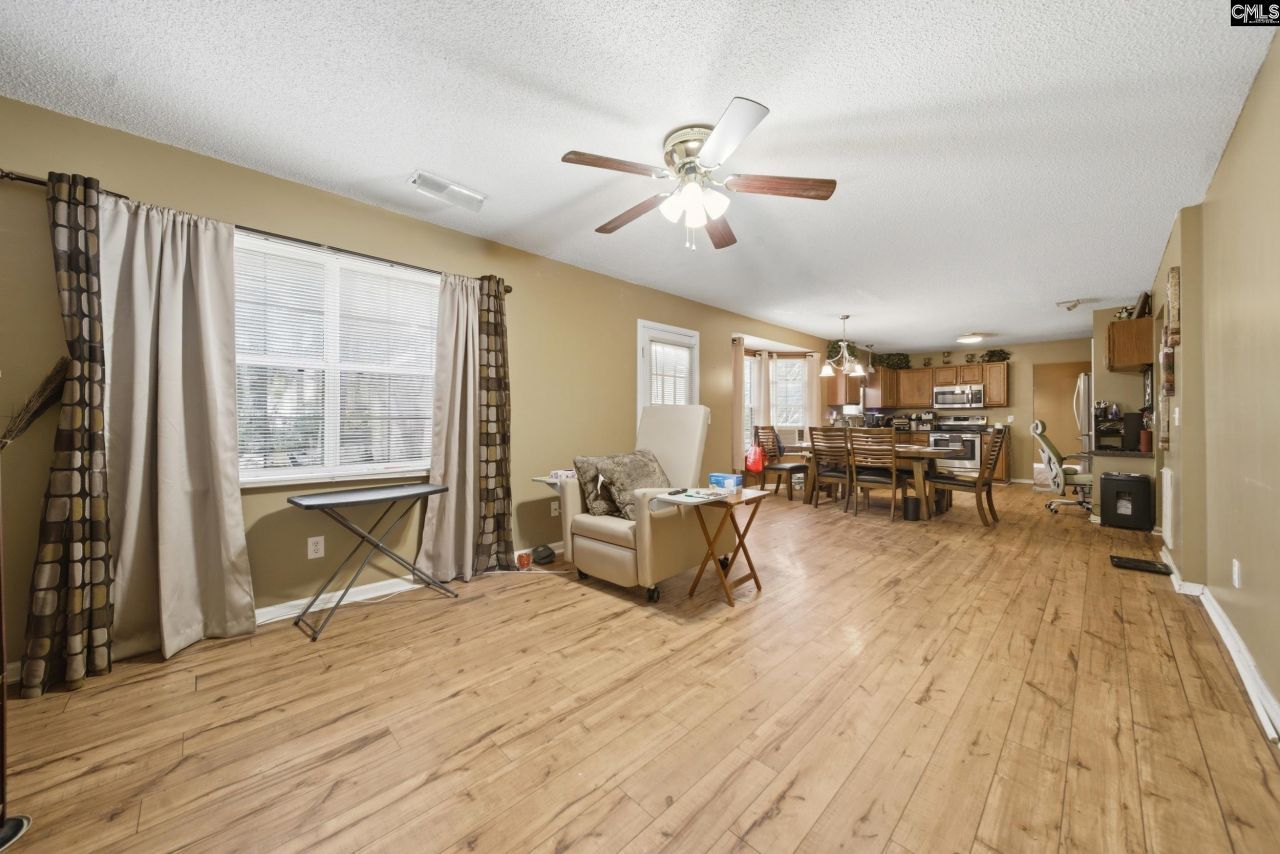 102 Skyhawk Road  Photo 7