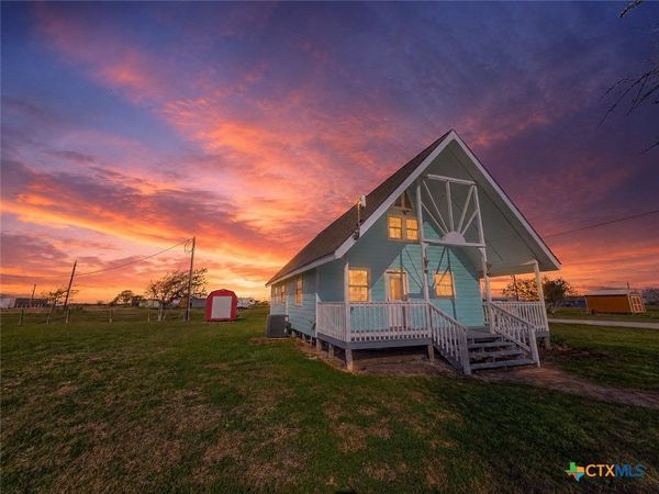 376 Haddock Drive, Palacios, TX 77465