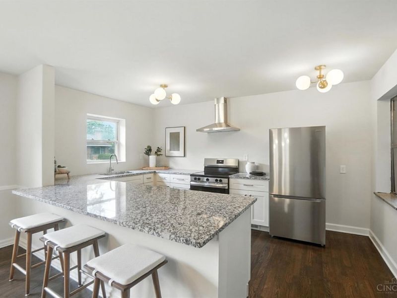 1224 Westminster Drive, Cincinnati, OH 45229 Photo 6