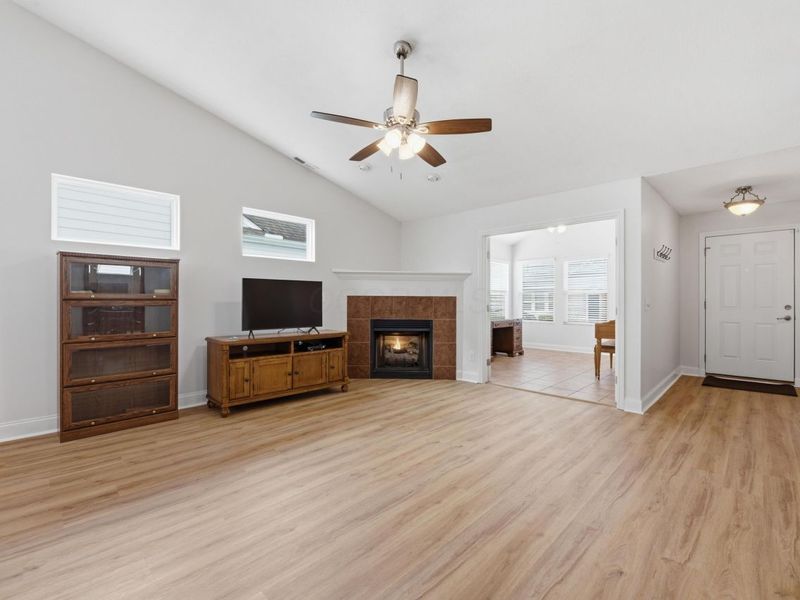 156 Sandrala Drive , Unit 26, Reynoldsburg, OH 43068 Photo 3