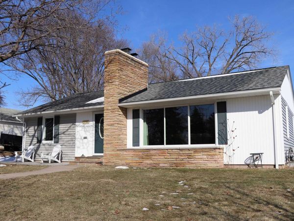 2700 France Avenue N, Robbinsdale, MN 55422