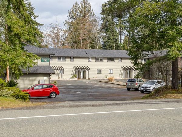 495 First Ave W, Unit 8, Qualicum Beach, BC V9K 1P1