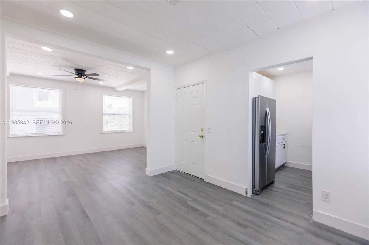 24 NE 1st Ave, Dania Beach, FL 33004 Photo