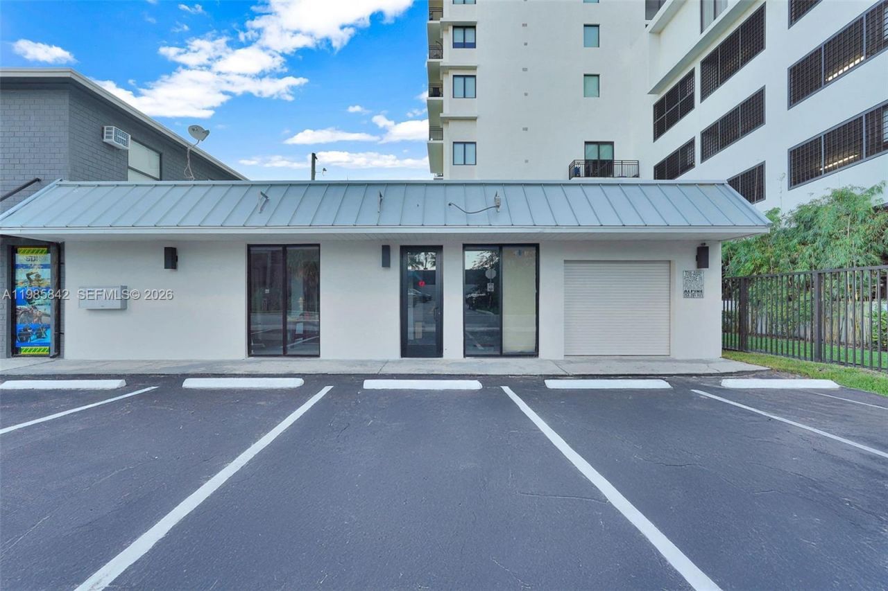 24 NE 1st Ave, Dania Beach, FL 33004 Photo