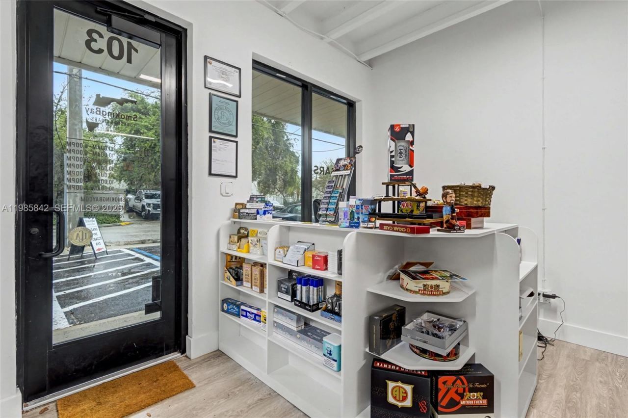 24 NE 1st Ave, Dania Beach, FL 33004 Photo