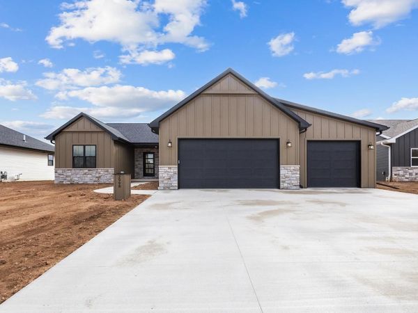 2998 CREEKWOOD DRIVE, Green Bay, WI 54311
