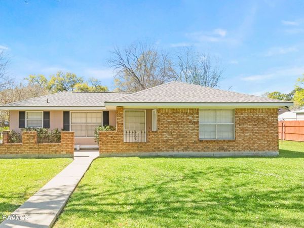 700 Pandora Street , Lafayette, LA 70506