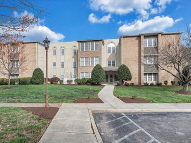 4865 Glen Ivy LN SW, Unit APT 208, Roanoke, VA 24018