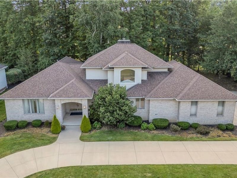 416 Castle Pines Drive, Akron, OH 44333 Photo 1