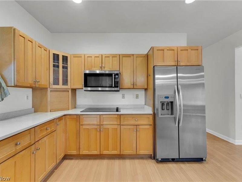 416 Castle Pines Drive, Akron, OH 44333 Photo 11