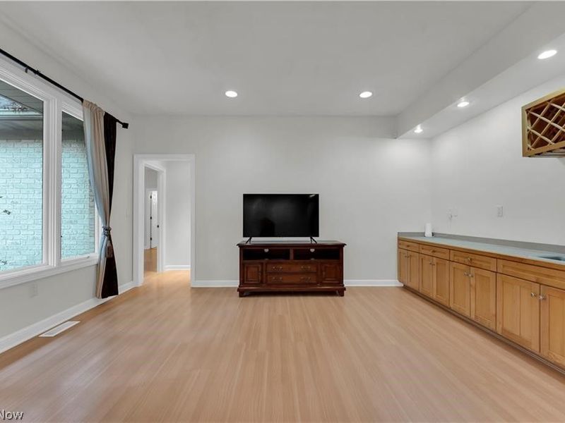 416 Castle Pines Drive, Akron, OH 44333 Photo 14