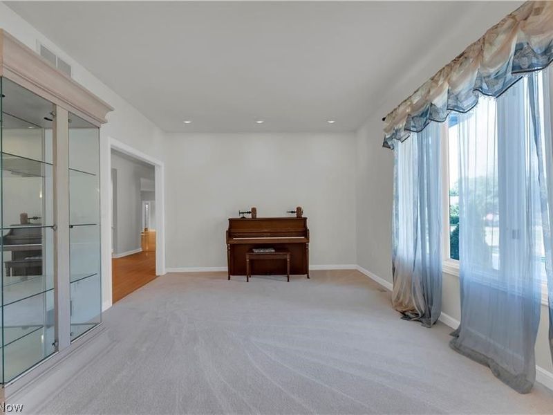 416 Castle Pines Drive, Akron, OH 44333 Photo 20