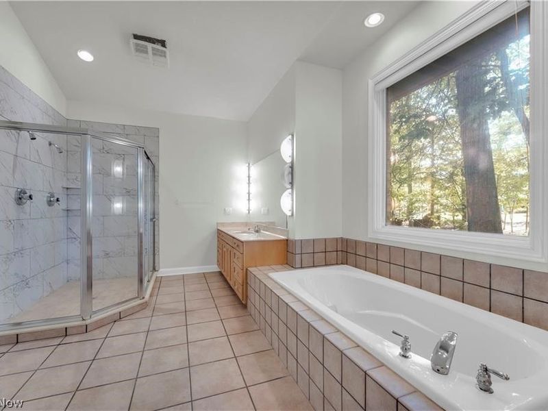 416 Castle Pines Drive, Akron, OH 44333 Photo 30