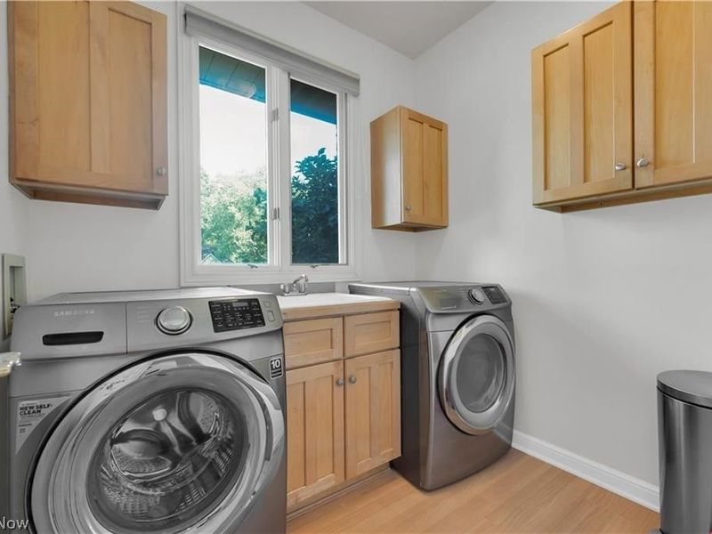 416 Castle Pines Drive, Akron, OH 44333 Photo 34