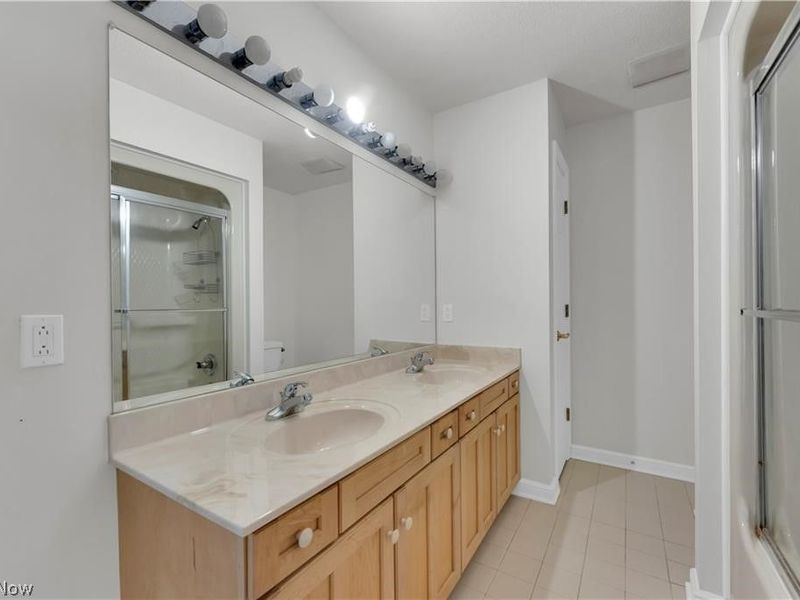 416 Castle Pines Drive, Akron, OH 44333 Photo 40