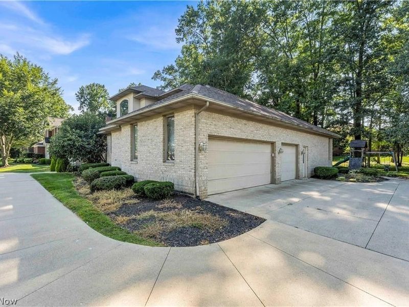 416 Castle Pines Drive, Akron, OH 44333 Photo 44