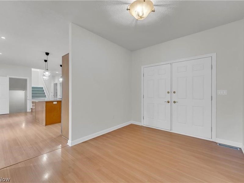 416 Castle Pines Drive, Akron, OH 44333 Photo 6