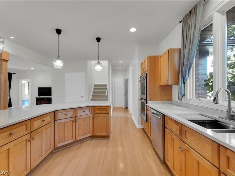 416 Castle Pines Drive, Akron, OH 44333 Photo 9