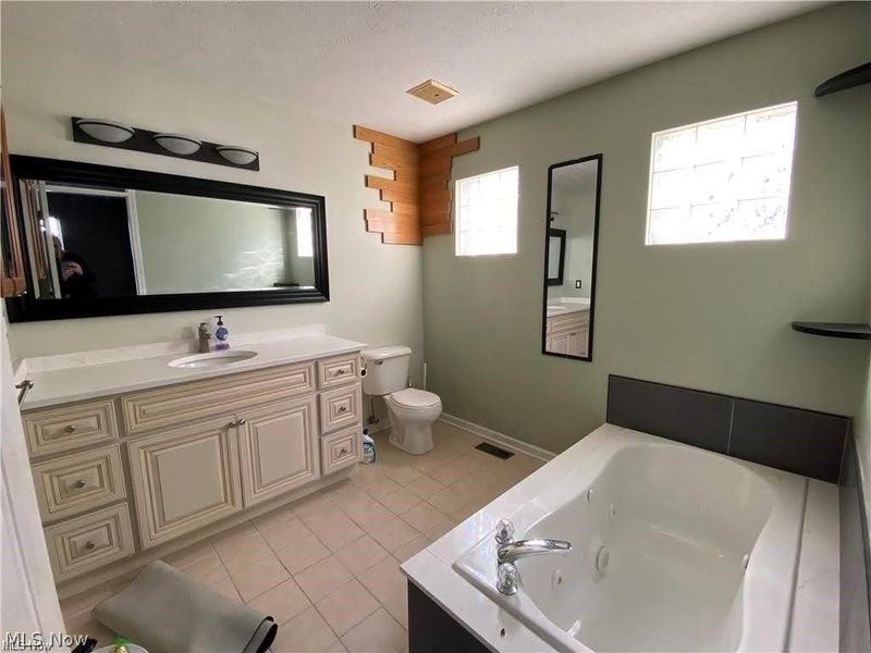 600 Literary Road, Unit Up, Cleveland, OH 44113 Photo 9