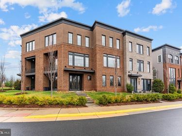 23132 BROOKSBANK SQUARE, BRAMBLETON, VA 20148