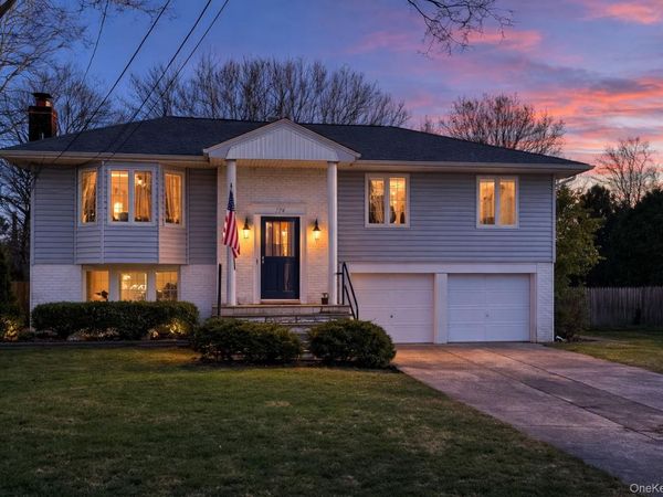 372 Clay Pitts Road , East Northport, NY 11731