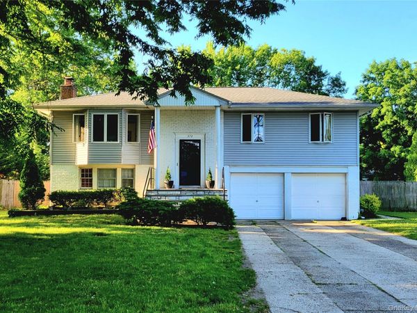 372 Clay Pitts Road, East Northport, NY 11731