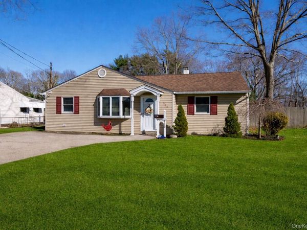 869 Udall Road, West Islip, NY 11795