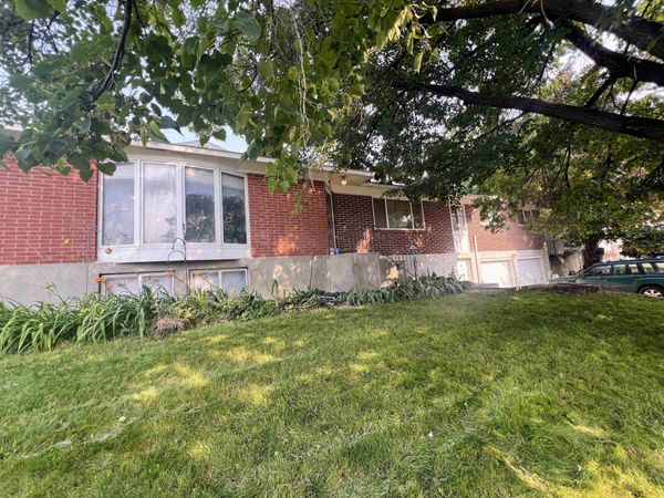 645 Bannock Ave, American Falls, ID 83211