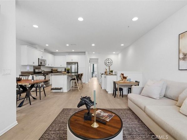 406 El Paseo, Lake Forest, CA 92610