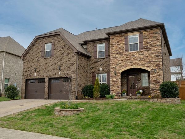 1120 Marys Pl, Lebanon, TN 37090