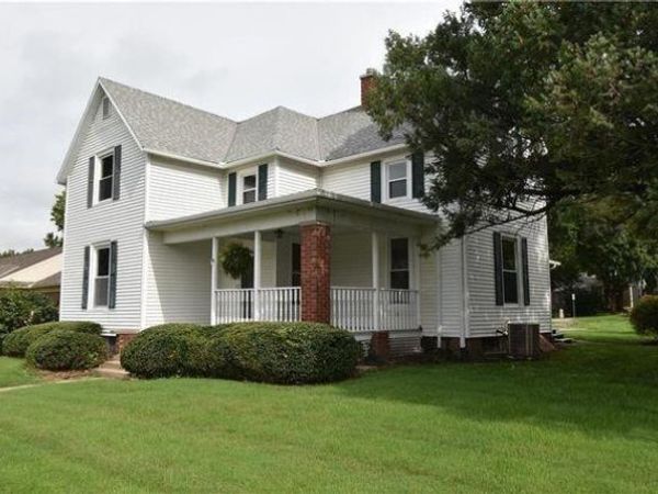 214 E 15th Street, Higginsville, MO 64037