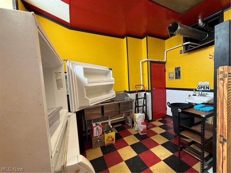 18 E Main Street , Geneva, OH 44041 Photo 11