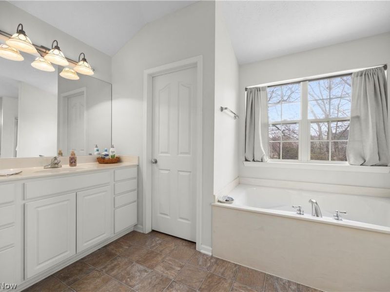 37802 Quail Hollow , Avon, OH 44011 Photo 23