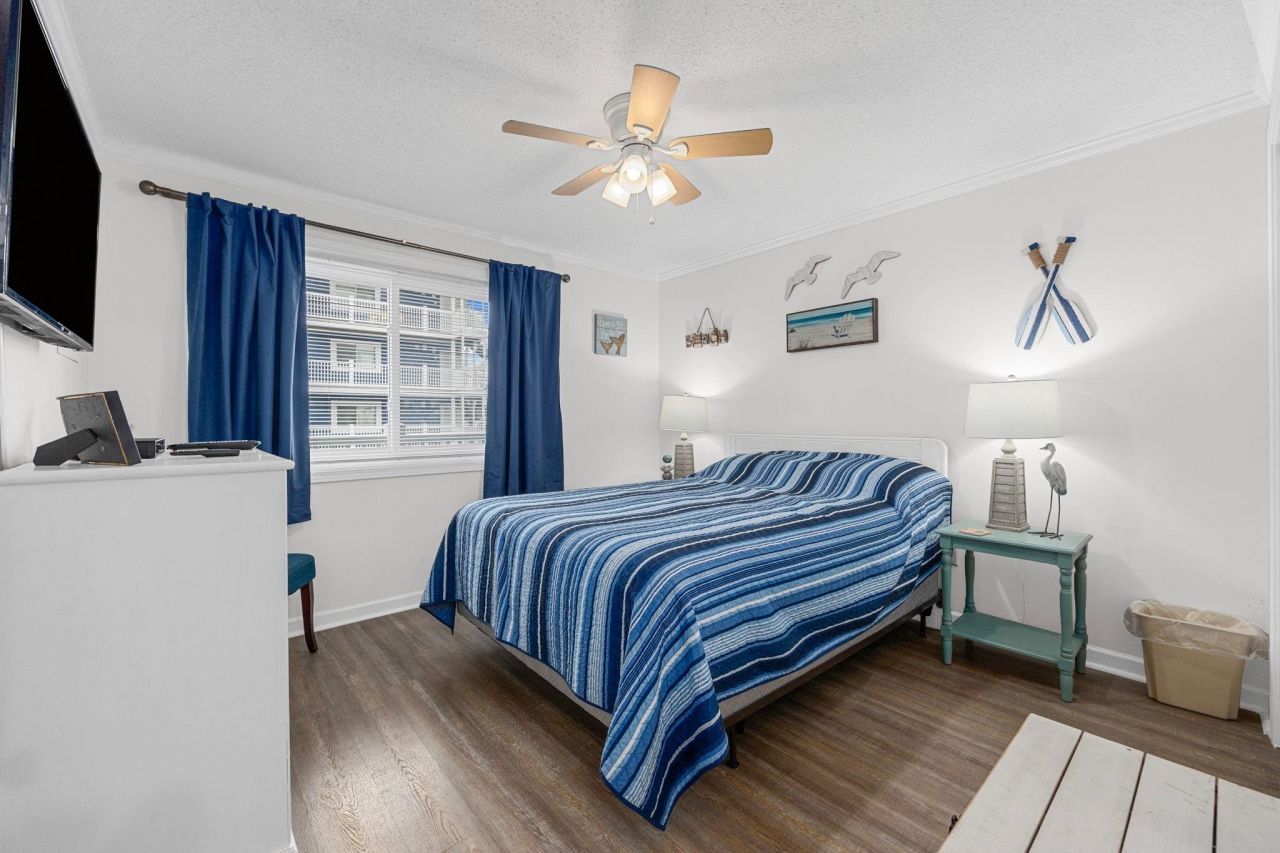 5600 Ocean Blvd. N Photo 4